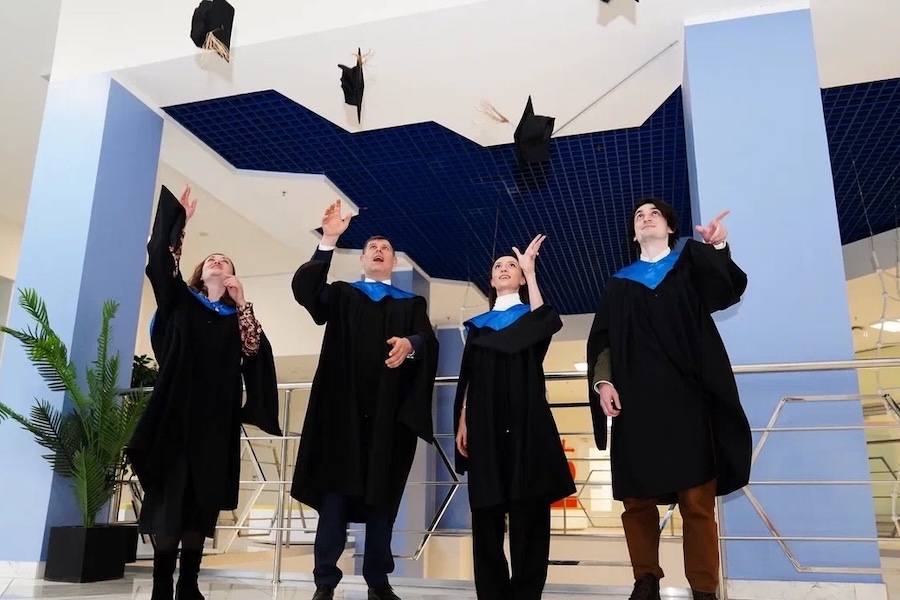 الدراسة في جامعة طبية كبرى: تجربة الطلاب من الإمارات العربية المتحدة